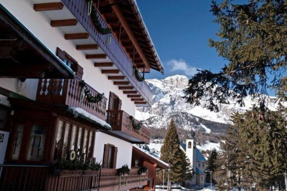 Hotel Panda Cortina- ricarica auto elettriche Cortina dʼAmpezzo Esterno foto