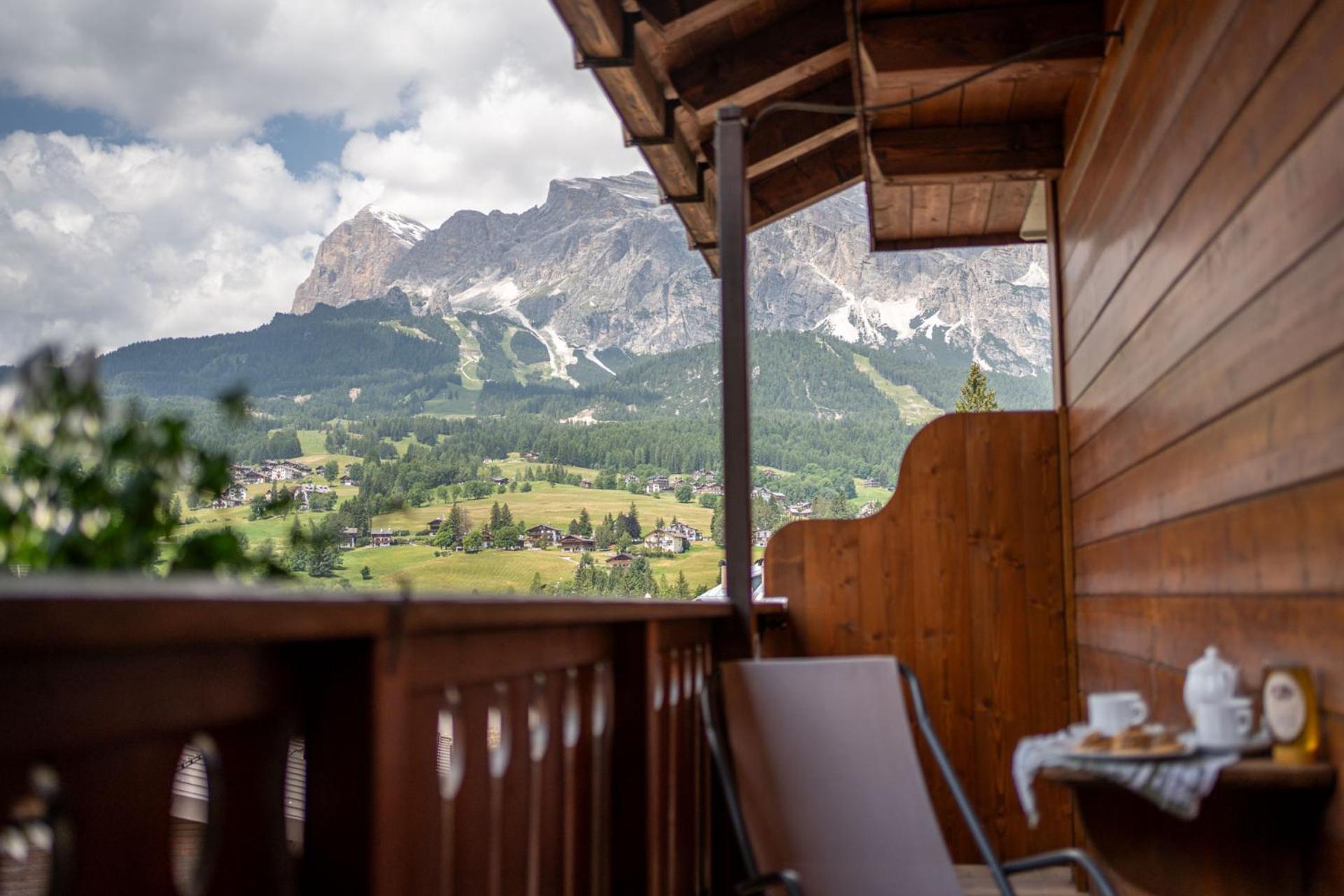 Hotel Panda Cortina- ricarica auto elettriche Cortina dʼAmpezzo Esterno foto