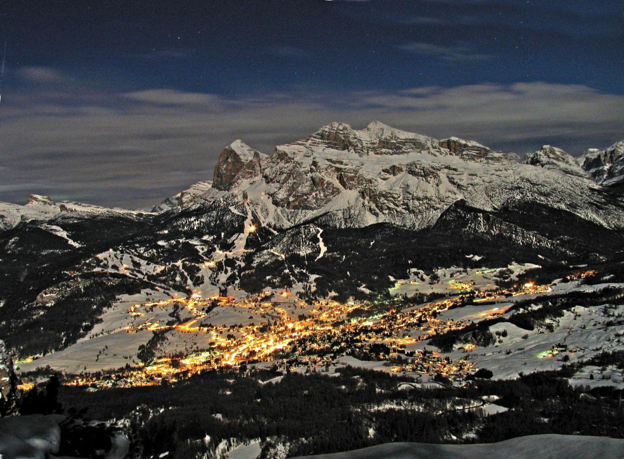 Hotel Panda Cortina- ricarica auto elettriche Cortina dʼAmpezzo Esterno foto