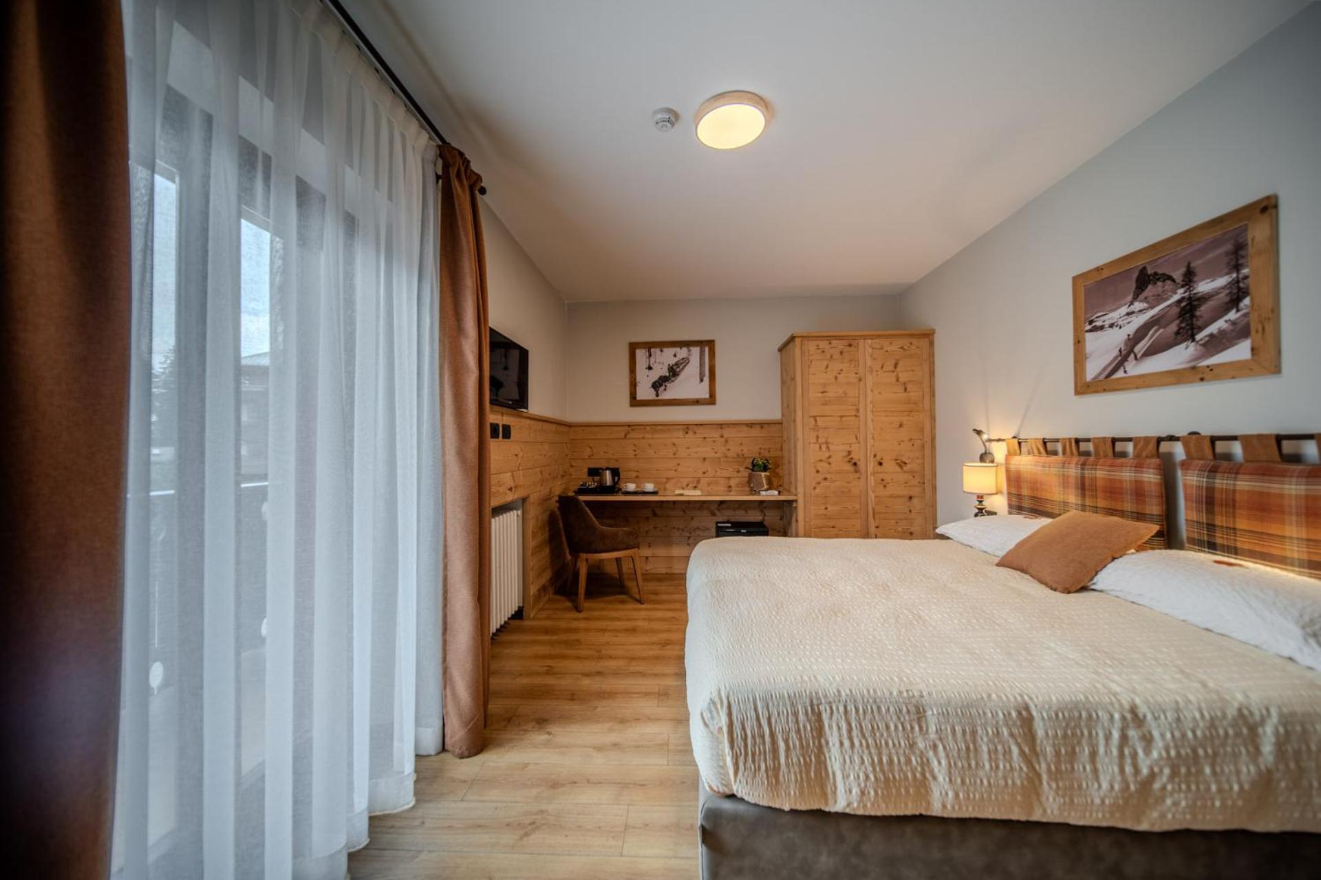 Hotel Panda Cortina- ricarica auto elettriche Cortina dʼAmpezzo Esterno foto